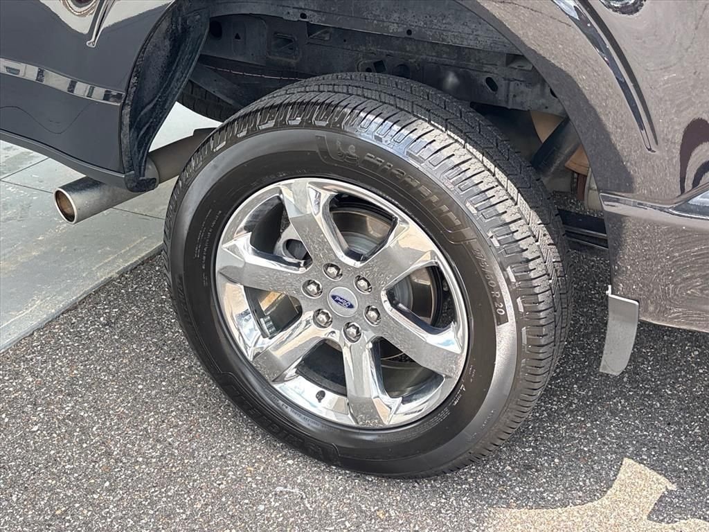 Used 2023 Black Metallic Ford Lariat image 27