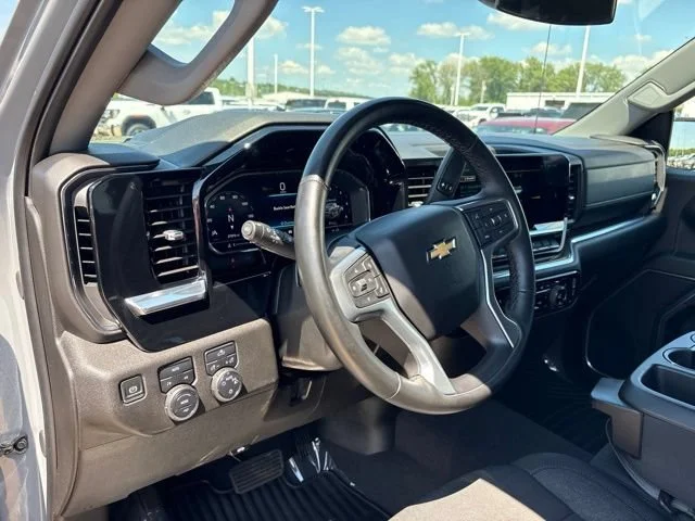 2024 Chevrolet Silverado 1500 LT - Photo 17
