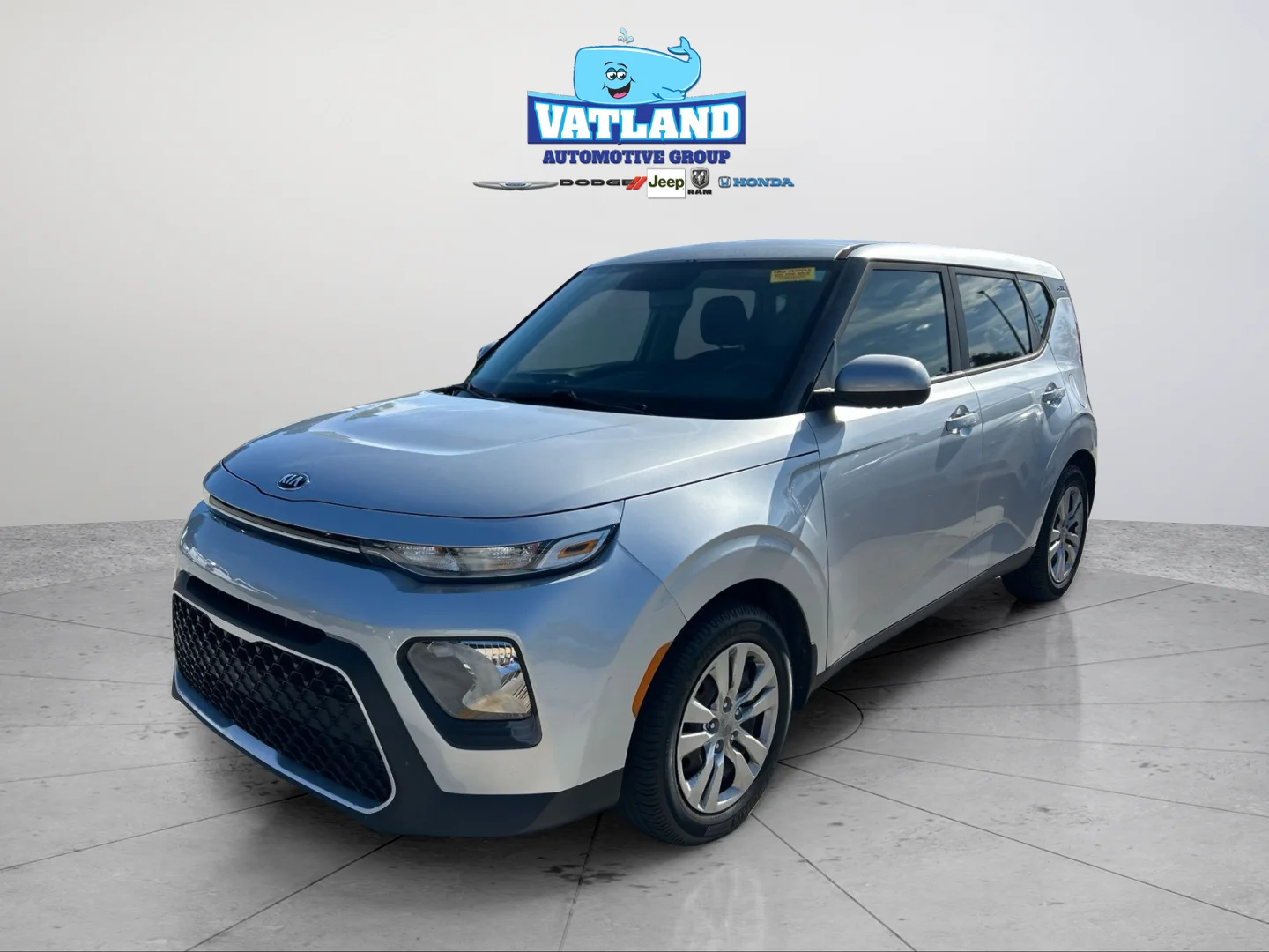 Used 2020 Sparkling Silver Kia LX image 20