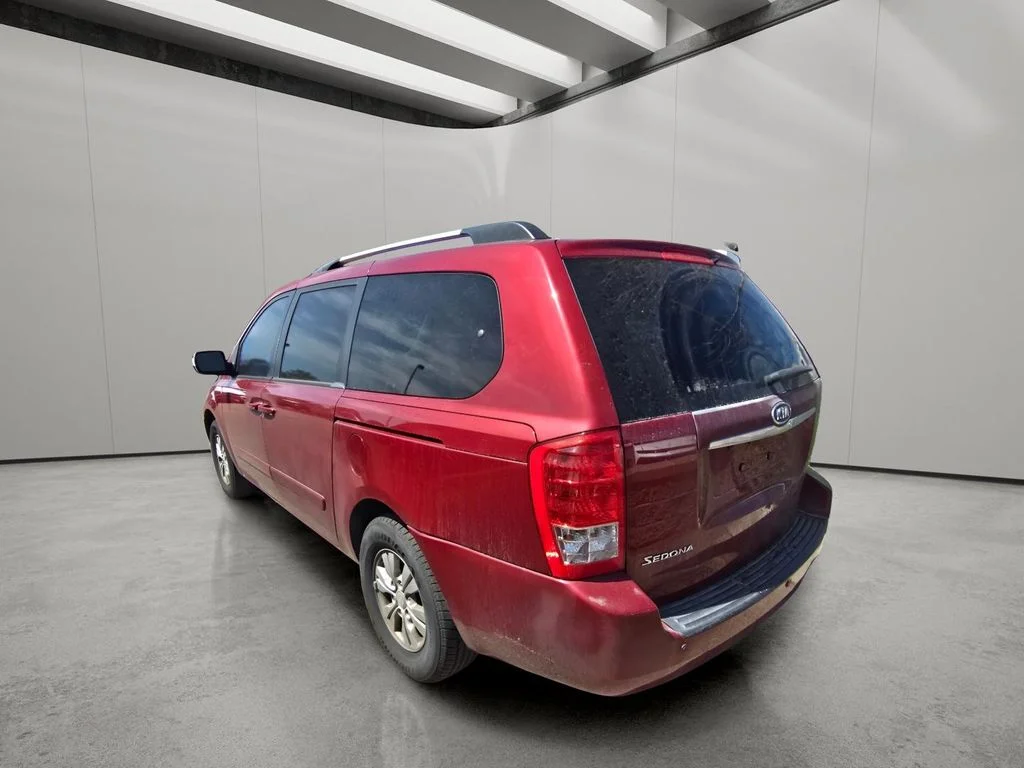 Used 2012 Claret Red Kia LX image 3