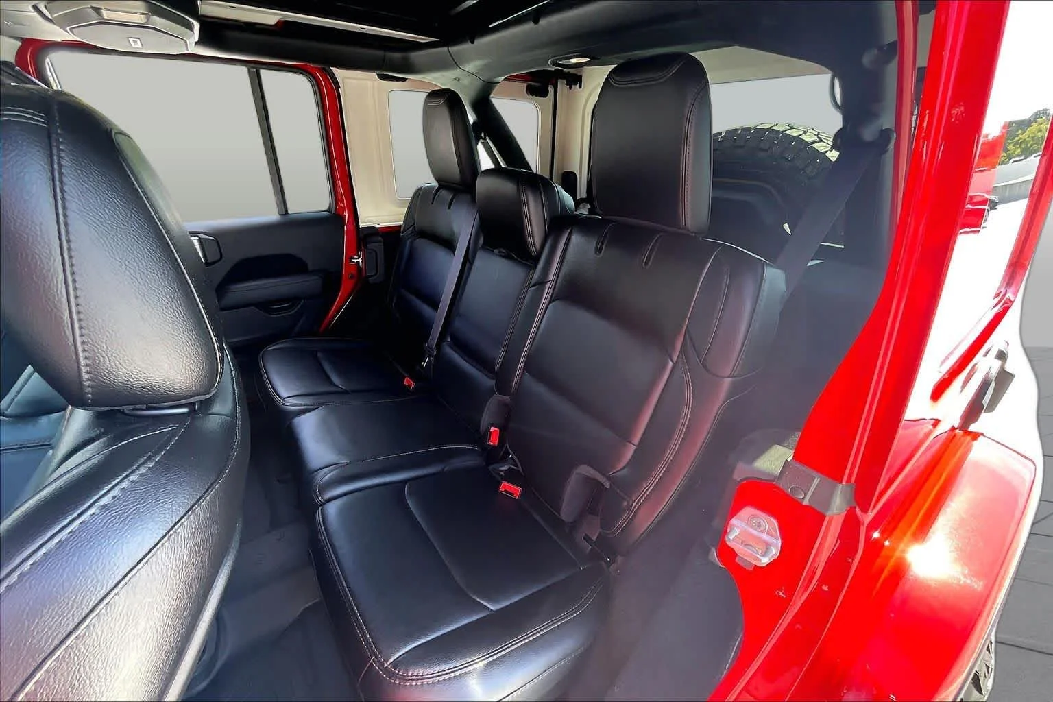 Used 2022 Firecracker Red Clearcoat Jeep Unlimited Rubicon 392 image 21