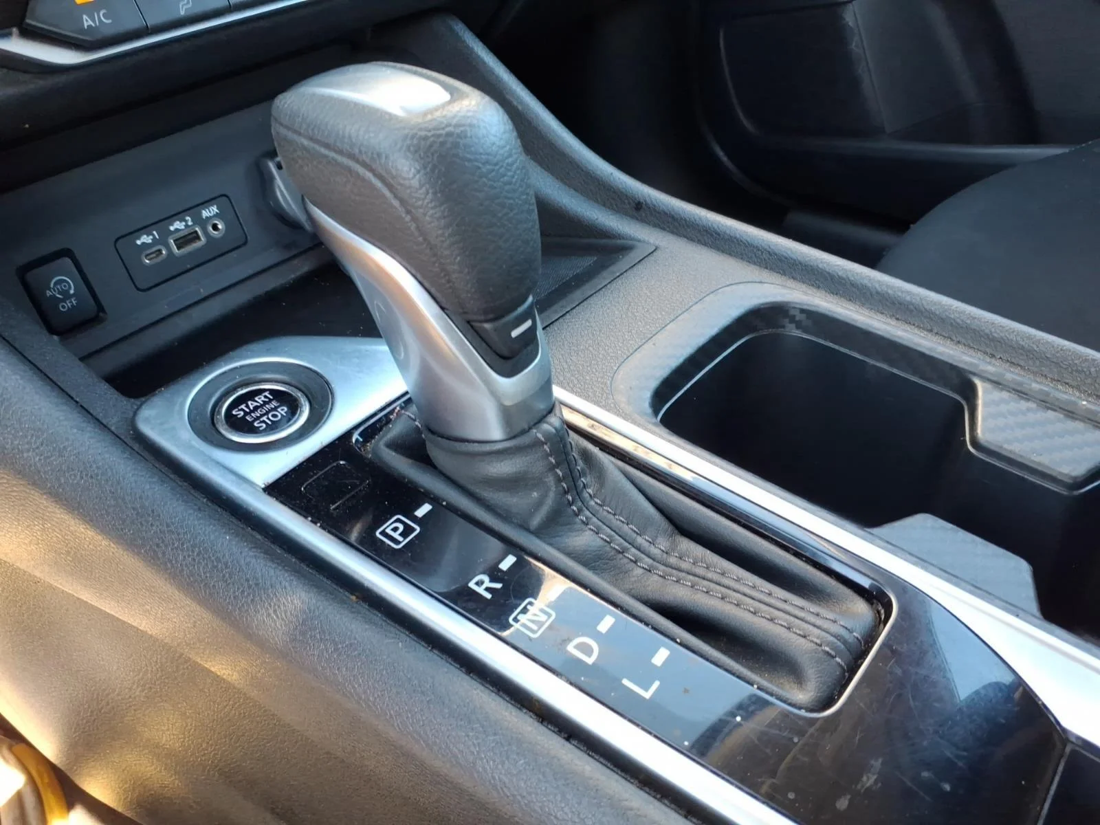 Used 2025  NISSAN SV image 6