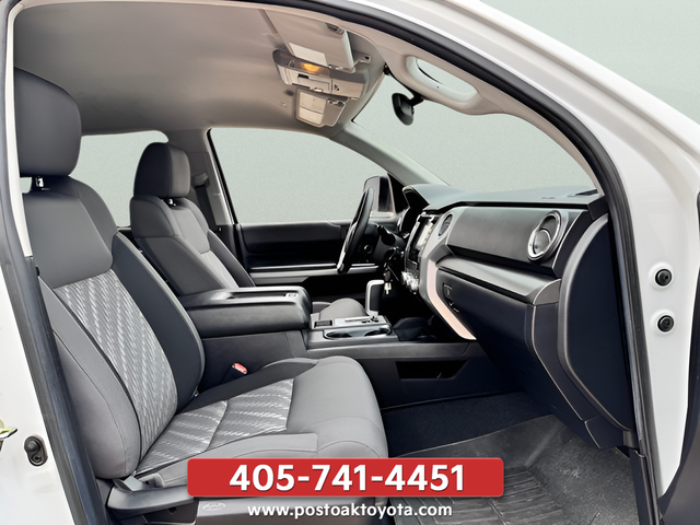 Used 2020 White Toyota SR5 image 39