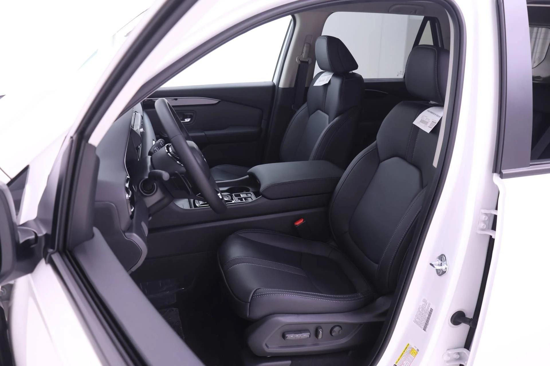 New 2026 Platinum White Pearl Honda RTL Towing image 4