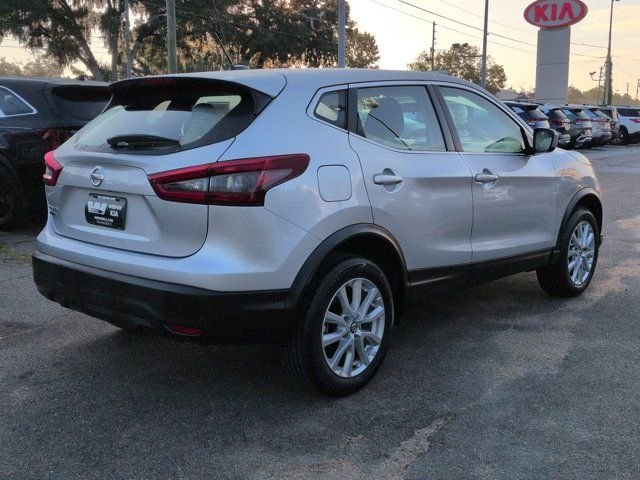 Used 2021 Silver Nissan S image 5