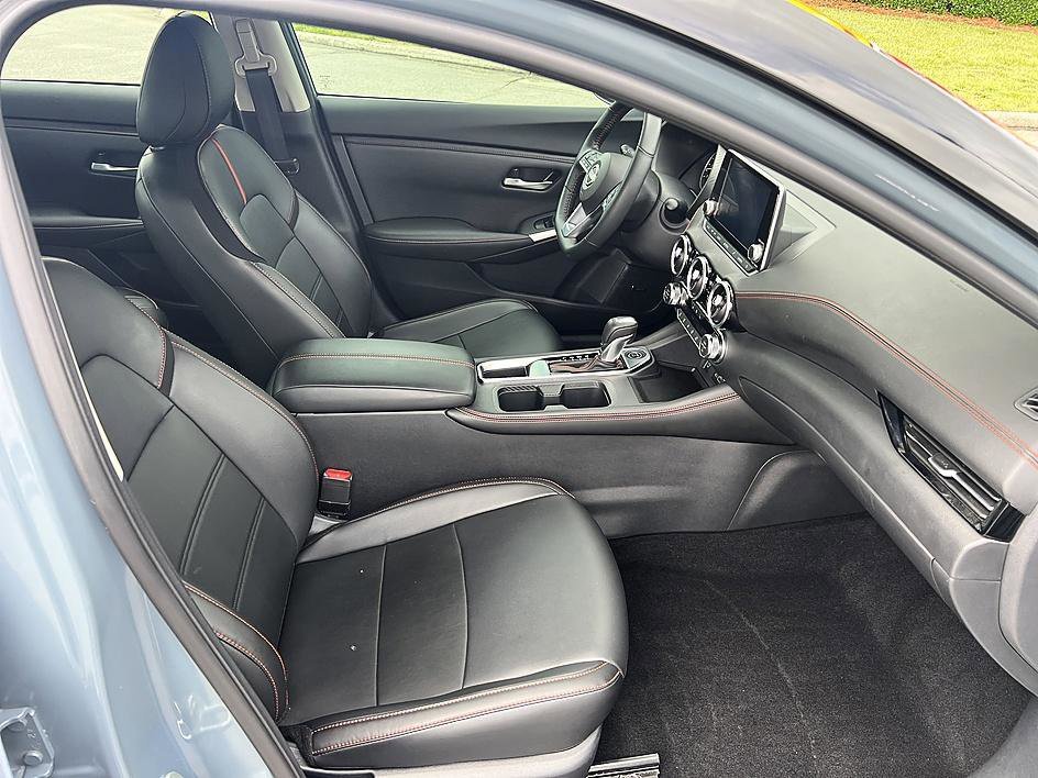 Used 2024 Atlantic Gray Metallic/Super Black Nissan SR image 17