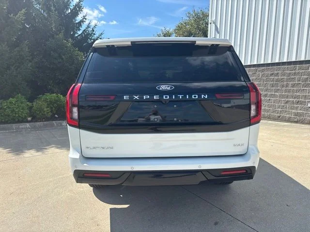 New 2027 Star White Metallic Tri-Coat Ford Platinum image 8