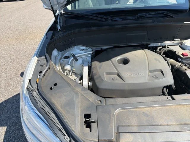Used 2021 White Volvo T5 Momentum image 14