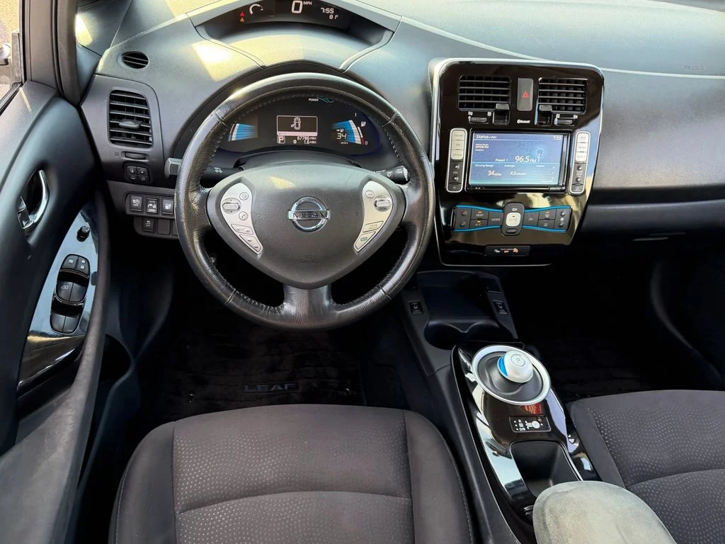 Used 2013 Silver Nissan SV image 13