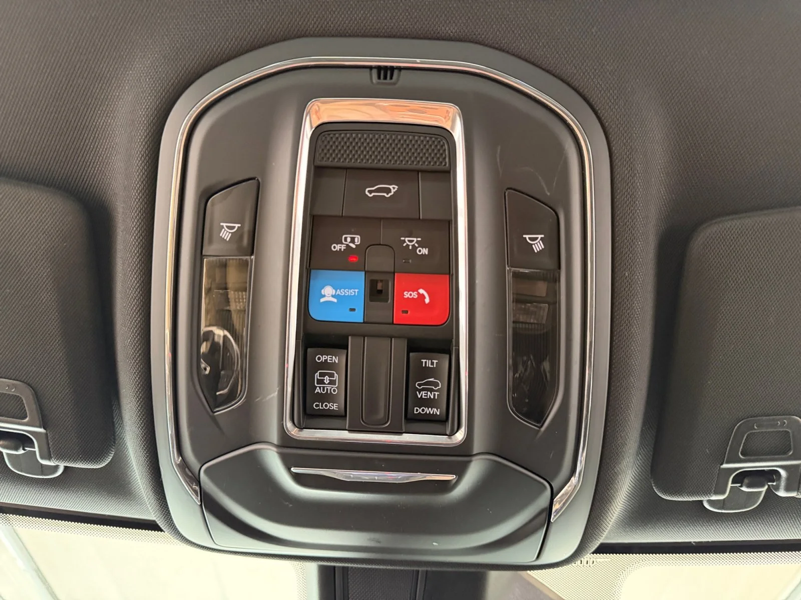 Used 2023 Bright White Clearcoat Jeep Altitude image 27