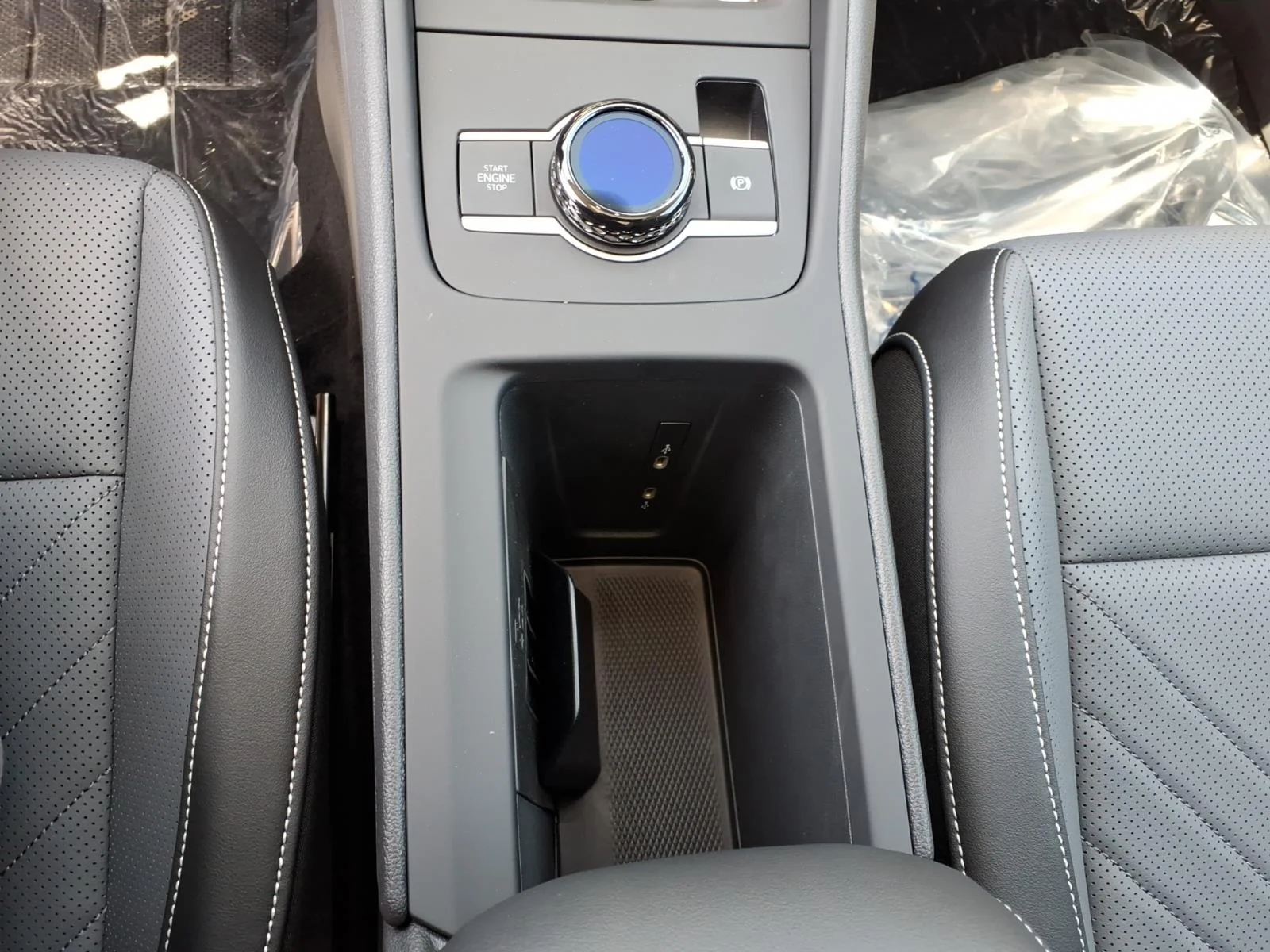 New 2026 Pure White Volkswagen SE 4MOTION image 9