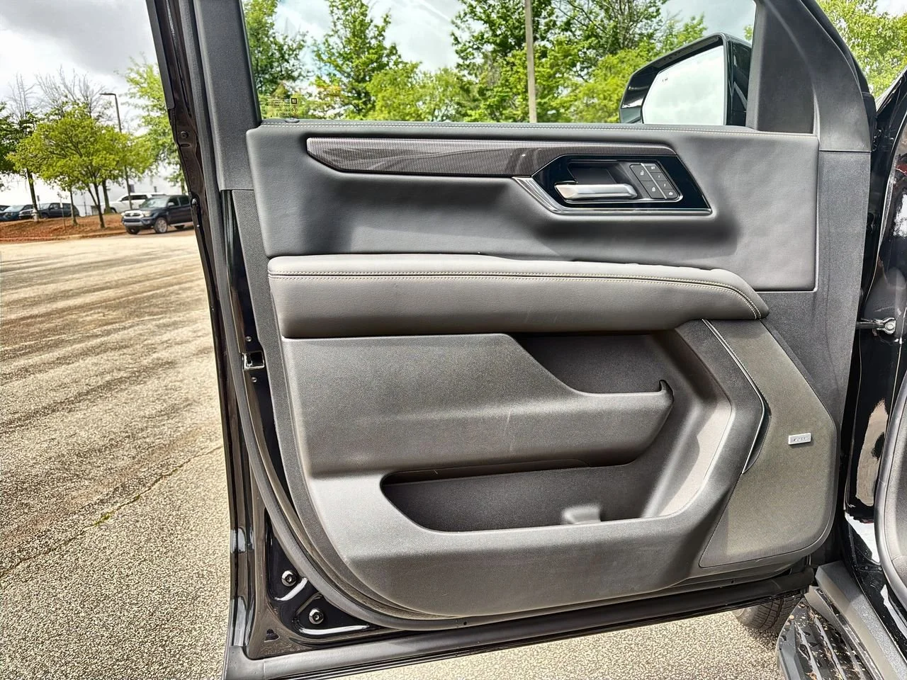 New 2026 Onyx Black GMC Elevation image 18