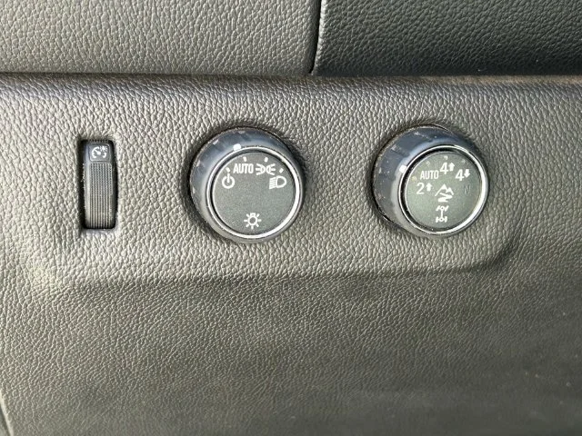 Used 2022 Beige Chevrolet ZR2 image 17