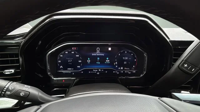Used 2025 Summit White Chevrolet LT image 16