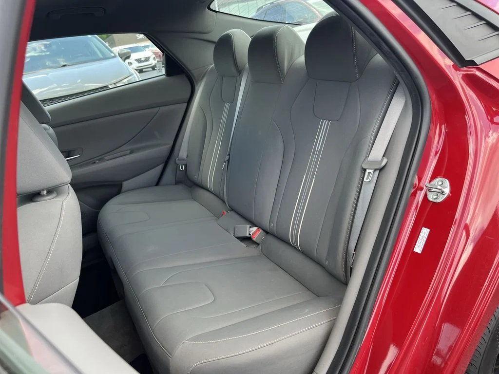 Used 2023 Red Hyundai Blue image 28
