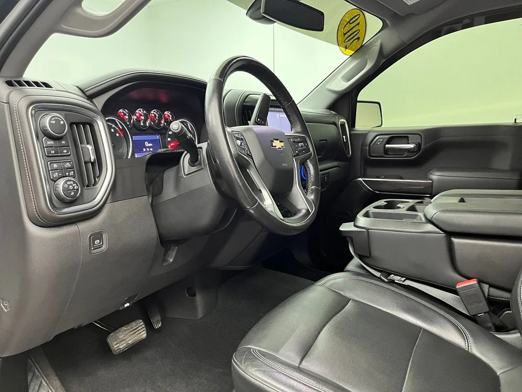 Used 2019 Black Chevrolet LTZ image 17