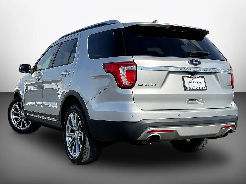 Used 2016 Silver Ford Limited image 4