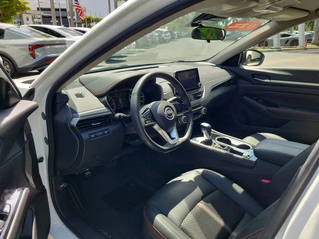 Certified Used 2023 White Nissan 2.5 SR image 13