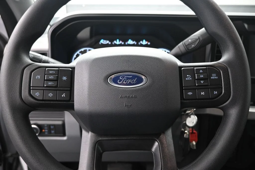 New 2026 Oxford White Ford XL image 9