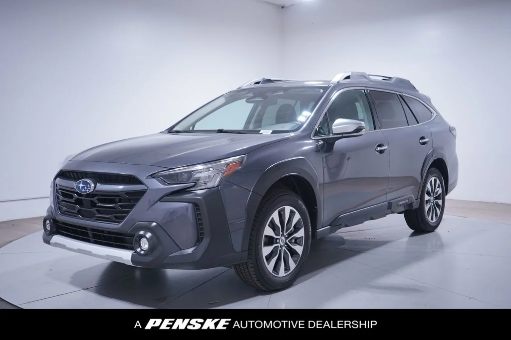 2023 Subaru Outback Touring's photo