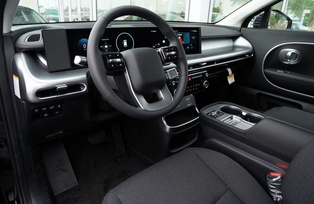 New 2026 Abyss Black Hyundai SE image 11