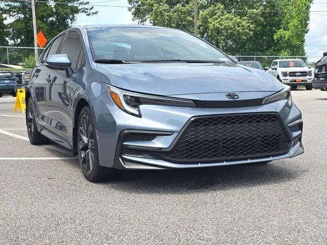 Used 2024  Toyota SE image 7