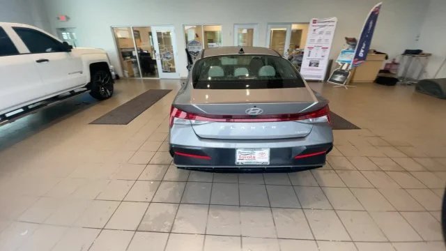 2024 Hyundai Elantra Limited - Photo 9
