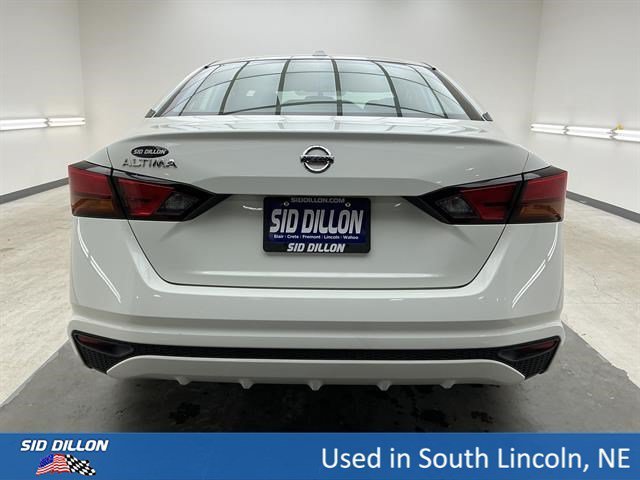 Used 2020 Glacier White Nissan 2.5 S image 5