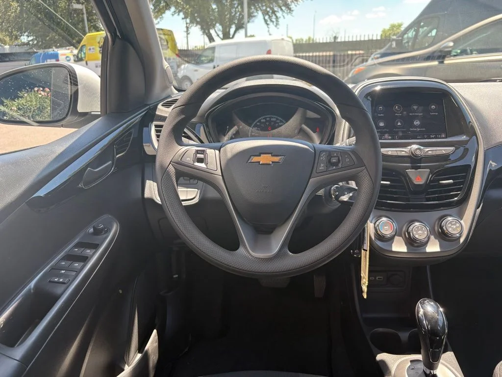 Used 2020 White Chevrolet 1LT image 7