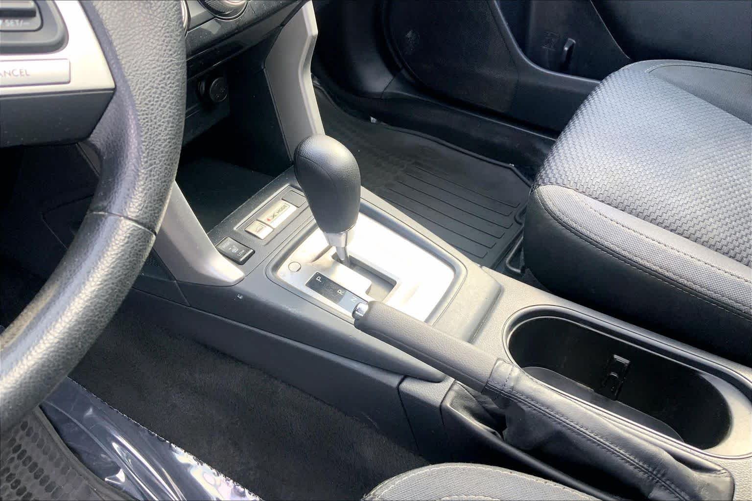 Used 2018 Ice Silver Metallic Subaru Premium image 17