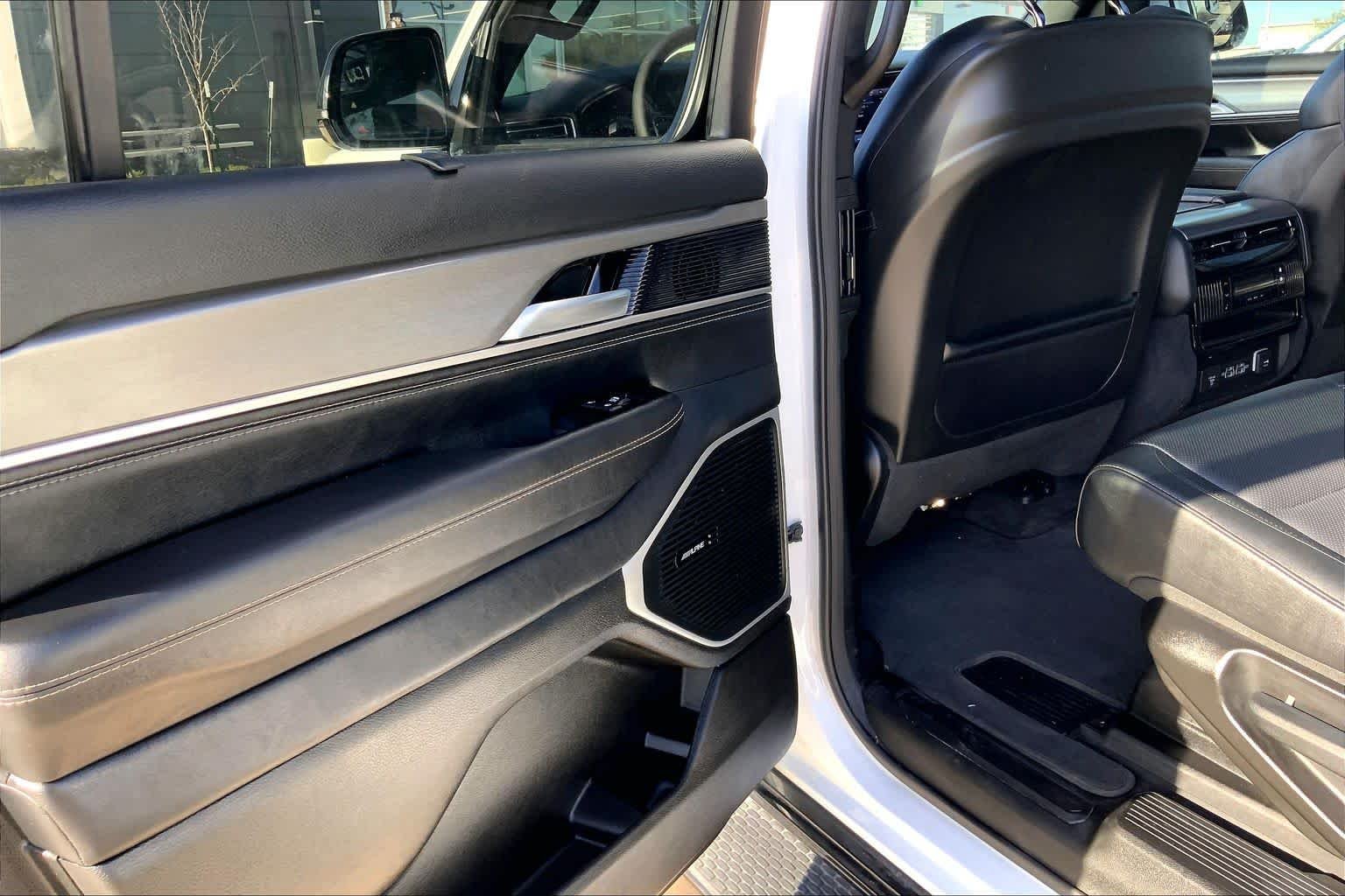 2025 Jeep Wagoneer Series II - Photo 18