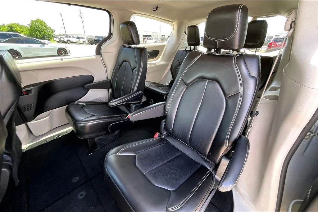 Certified Used 2024 Silver Chrysler Touring L image 19