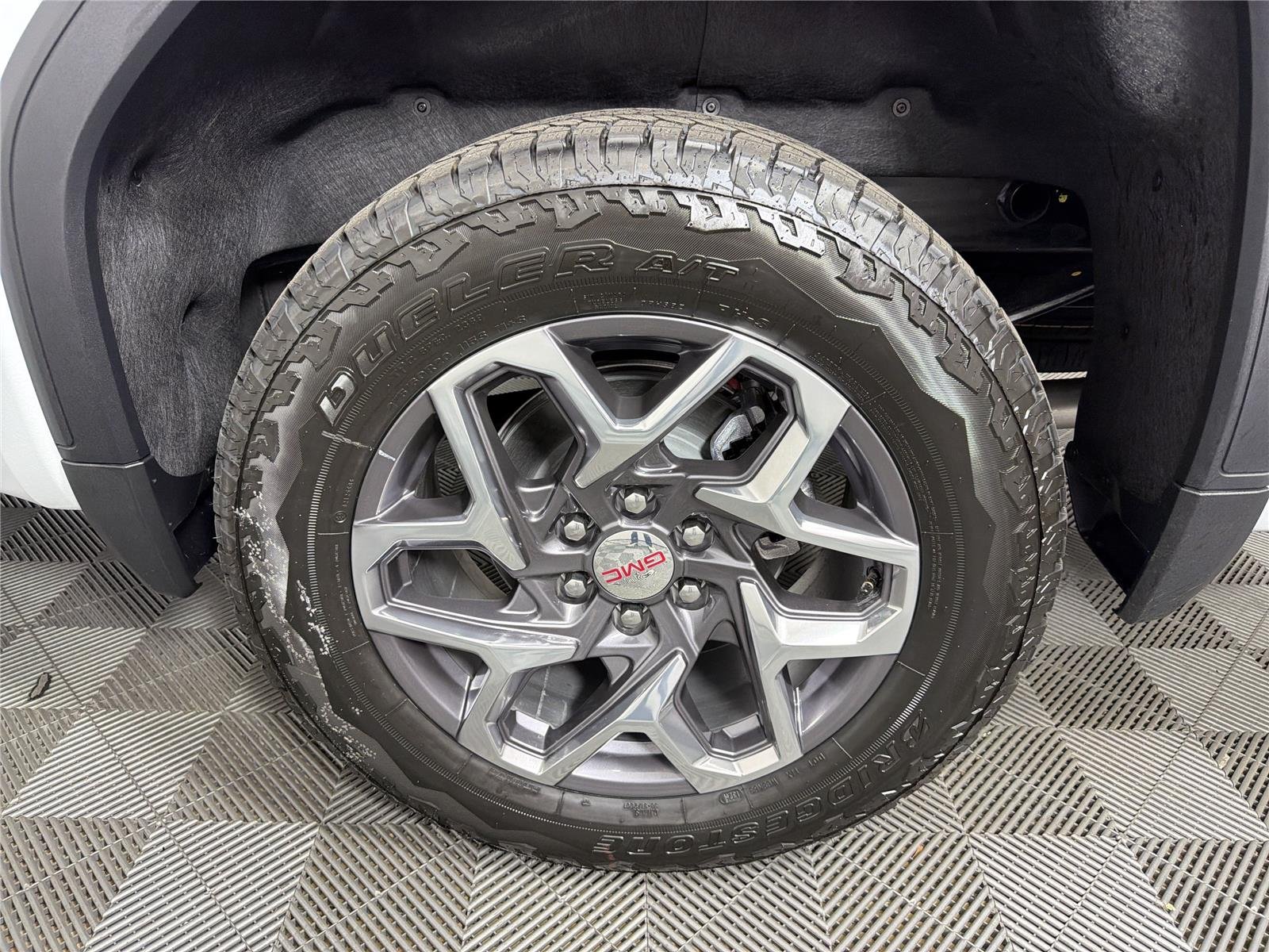 2026 GMC Sierra 1500 SLT - Photo 17