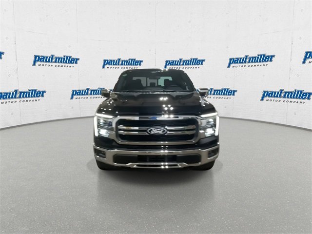 2025 Ford F-150 Lariat photo 2