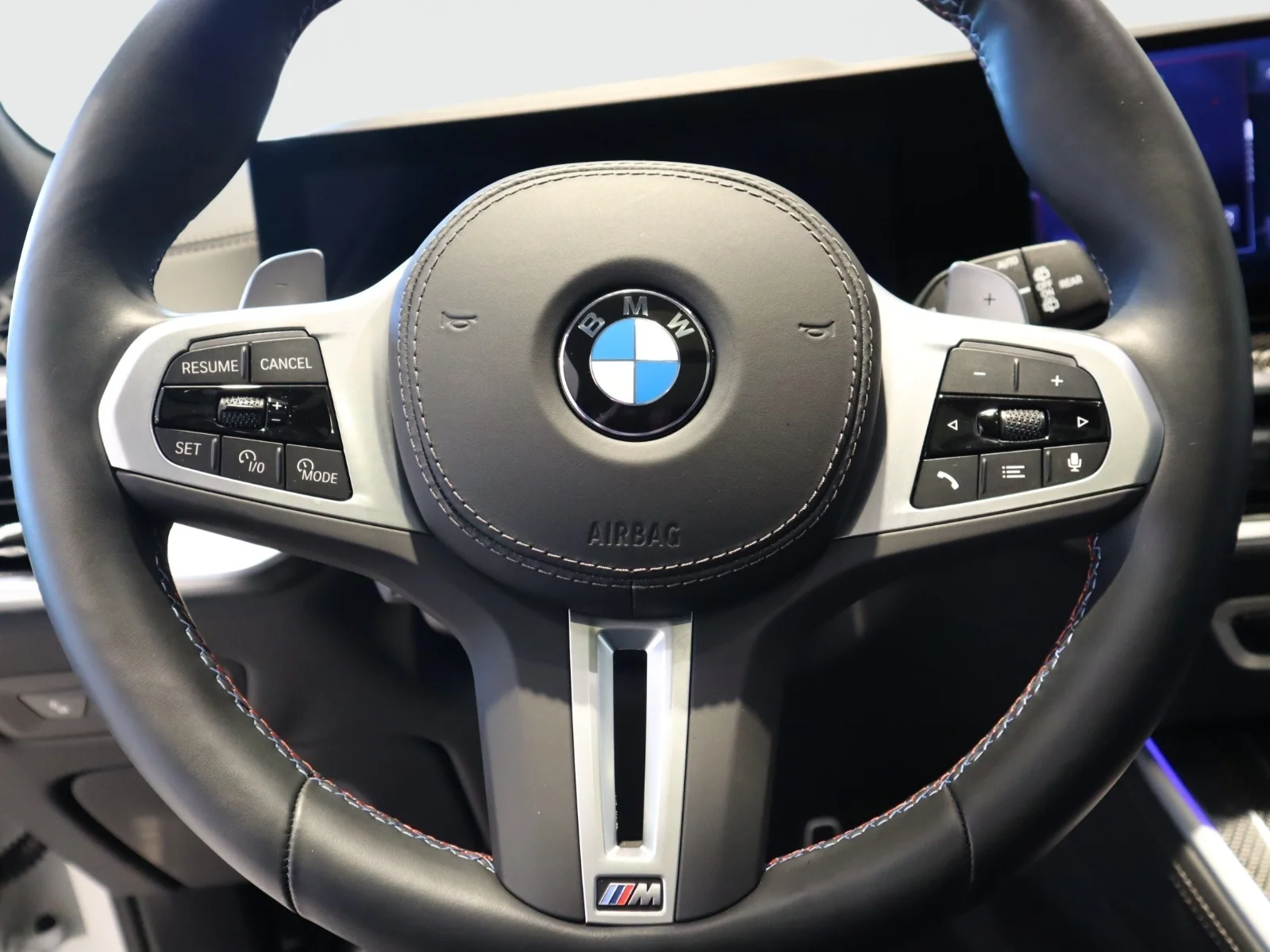 Used 2026 White BMW M60i Sports Activity Vehicle image 27