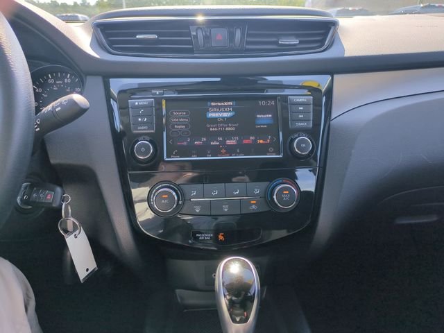 Used 2021 Red Nissan S image 20