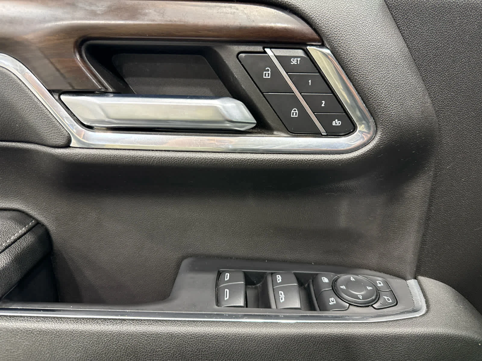 Certified Used 2024 Sterling Metallic GMC SLT image 15