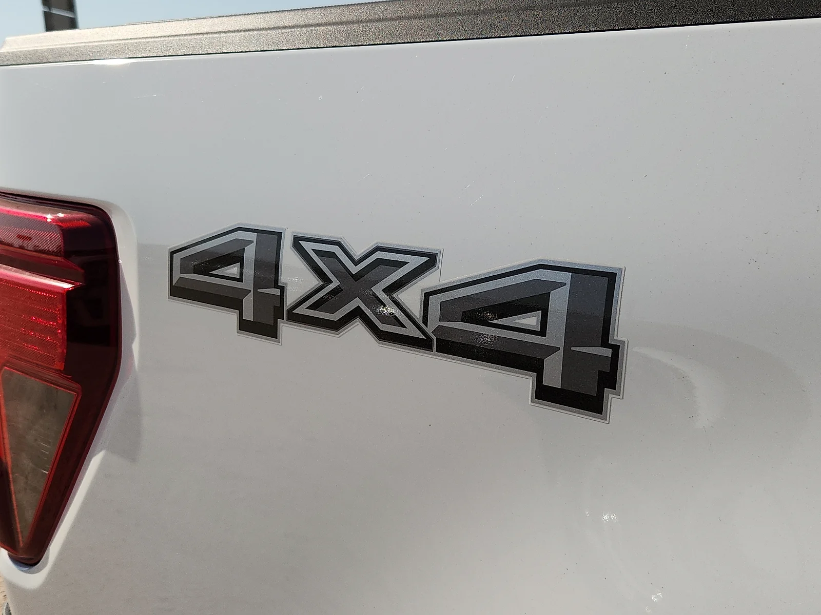 New 2026 Oxford White Ford XLT image 11