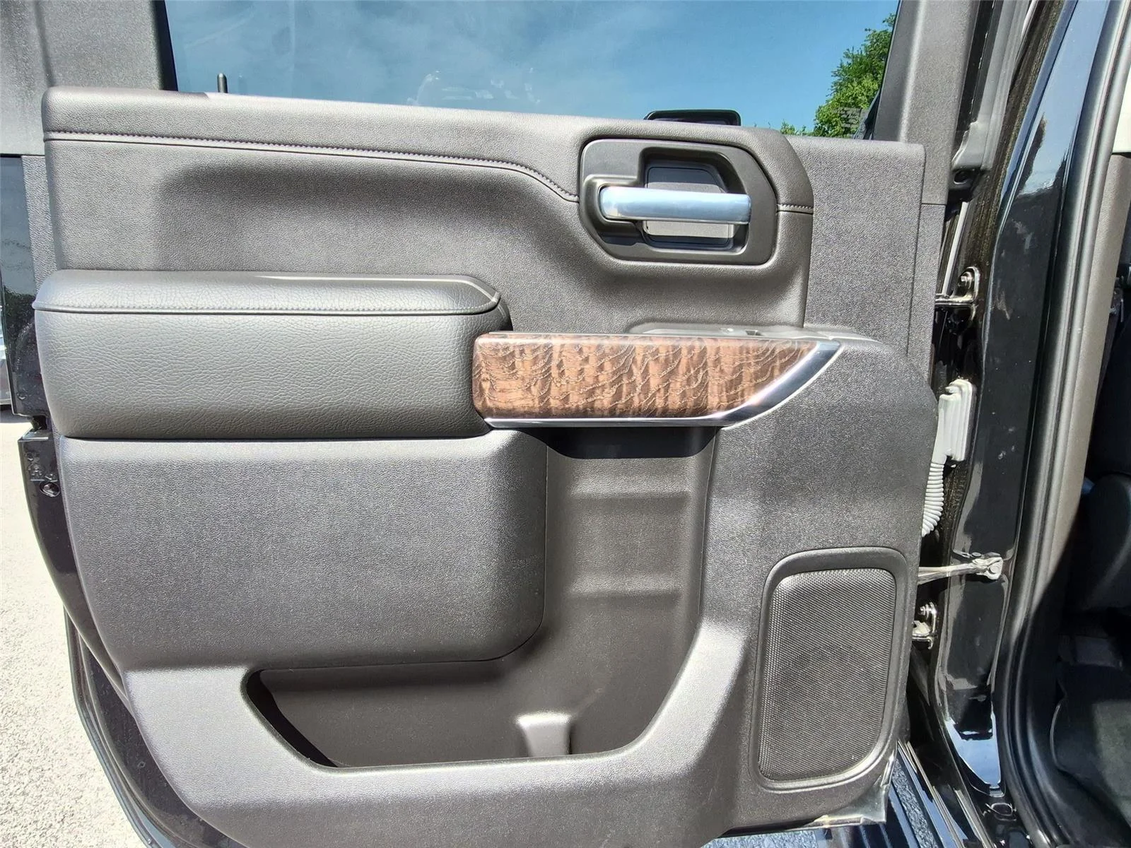 Used 2021 Ebony Twilight Metallic GMC Denali image 33