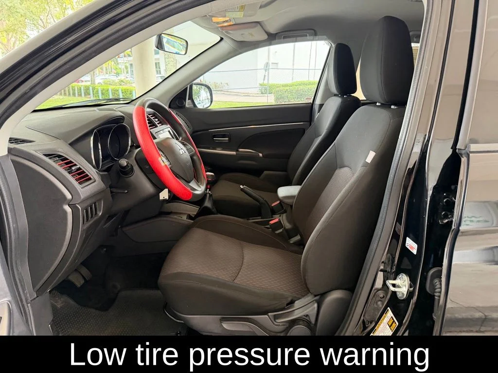 Used 2019 Black Mitsubishi 2.0 SE image 5