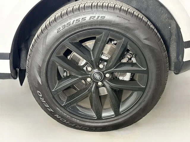 Certified Used 2026  Land Rover S image 31