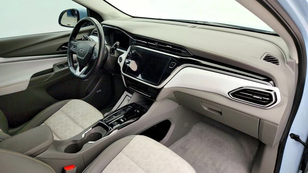 Used 2023 Ice Blue Metallic Chevrolet FWD 4dr Premier w/ Sun & Sound Package image 27