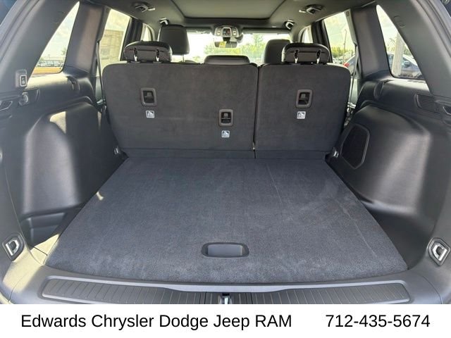 New 2027 Fathom Blue Pearlcoat Jeep Limited image 27