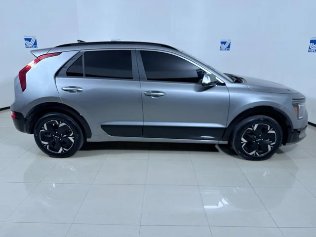 Used 2024 STEEL_GRAY Kia Wind image 9