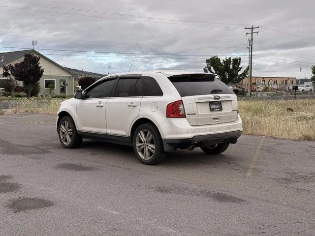 Used 2011 White Ford Limited image 3