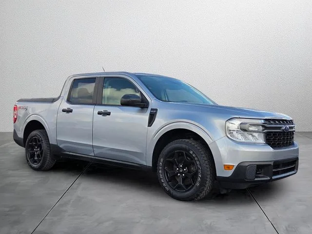 Used 2022 Silver Ford XLT image 6
