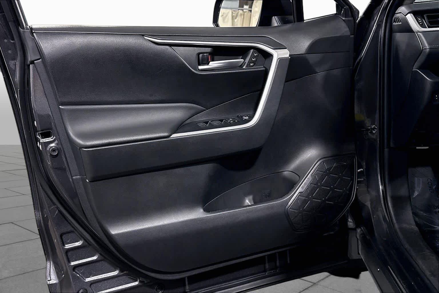 Used 2024 Magnetic Gray Metallic Toyota XLE Premium image 22