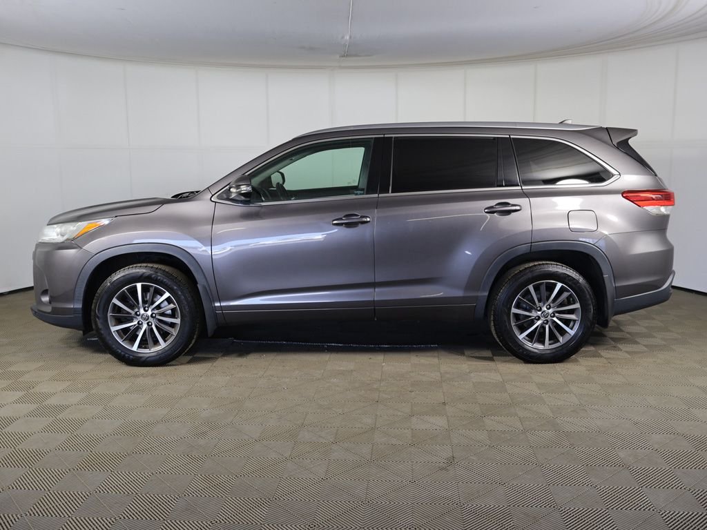 2017 Toyota Highlander XLE - Photo 14
