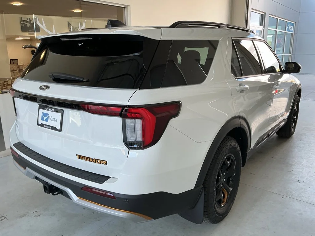 New 2026 White Metallic Ford Tremor image 7