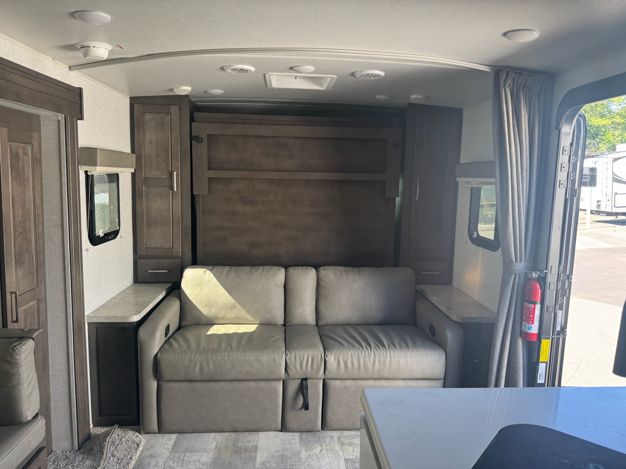Used 2025  Jayco  image 4